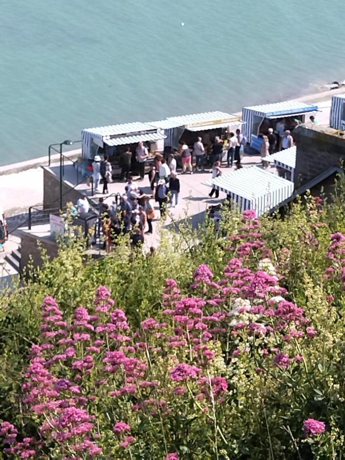 La Porte Bleue Cancale Exterior photo