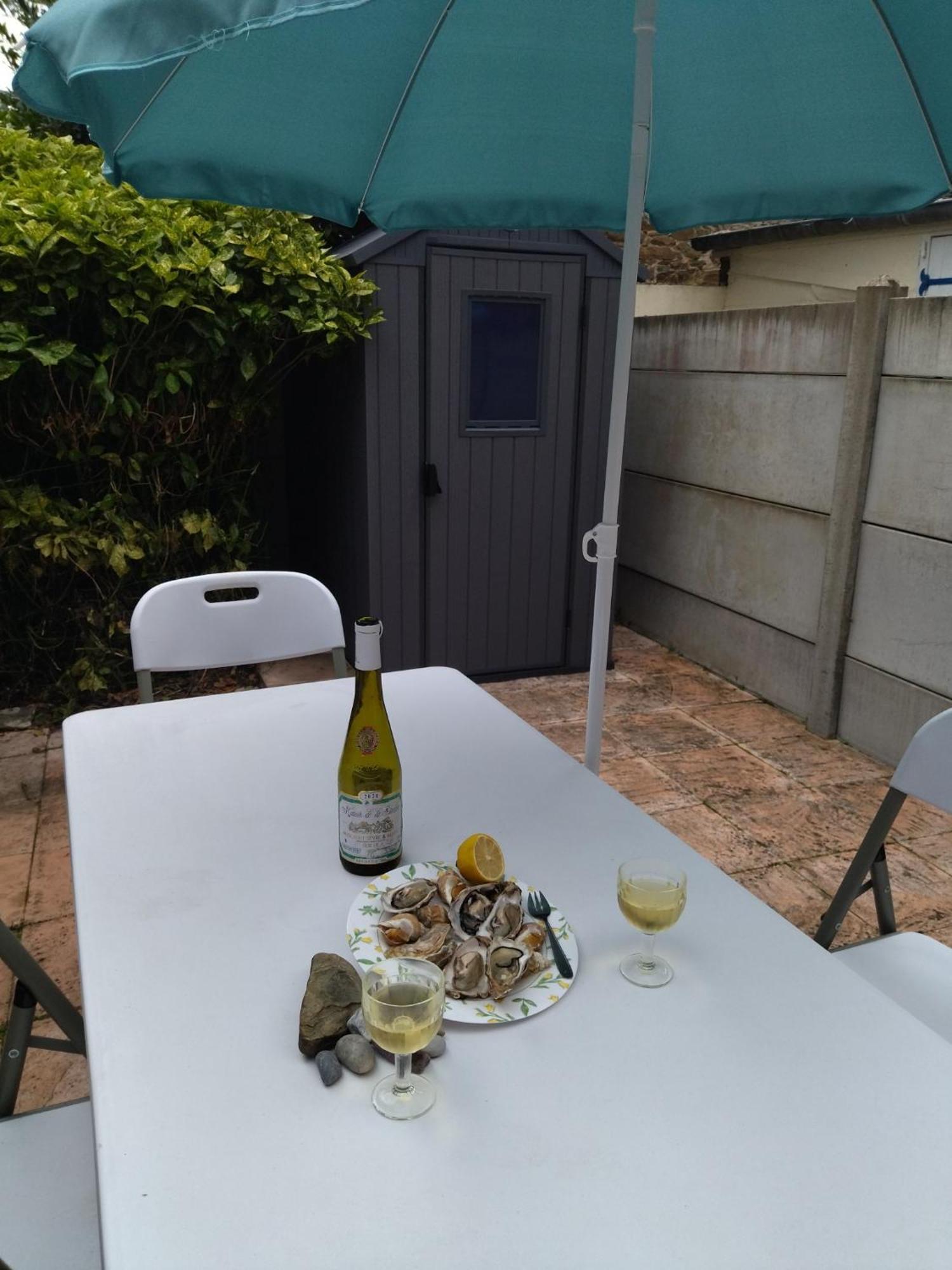 La Porte Bleue Cancale Exterior photo
